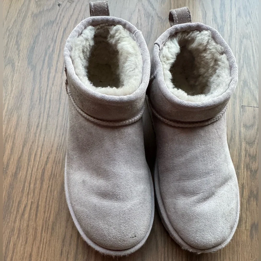 UGG Classic Ultra Mini Boots kids 5 lavender Suede Shearling Cozy Winter Slip-On